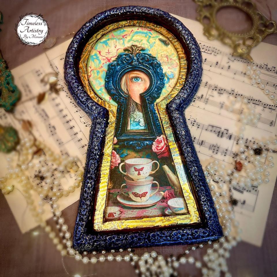 Dragonfly Crafts - Through the Keyhole 1