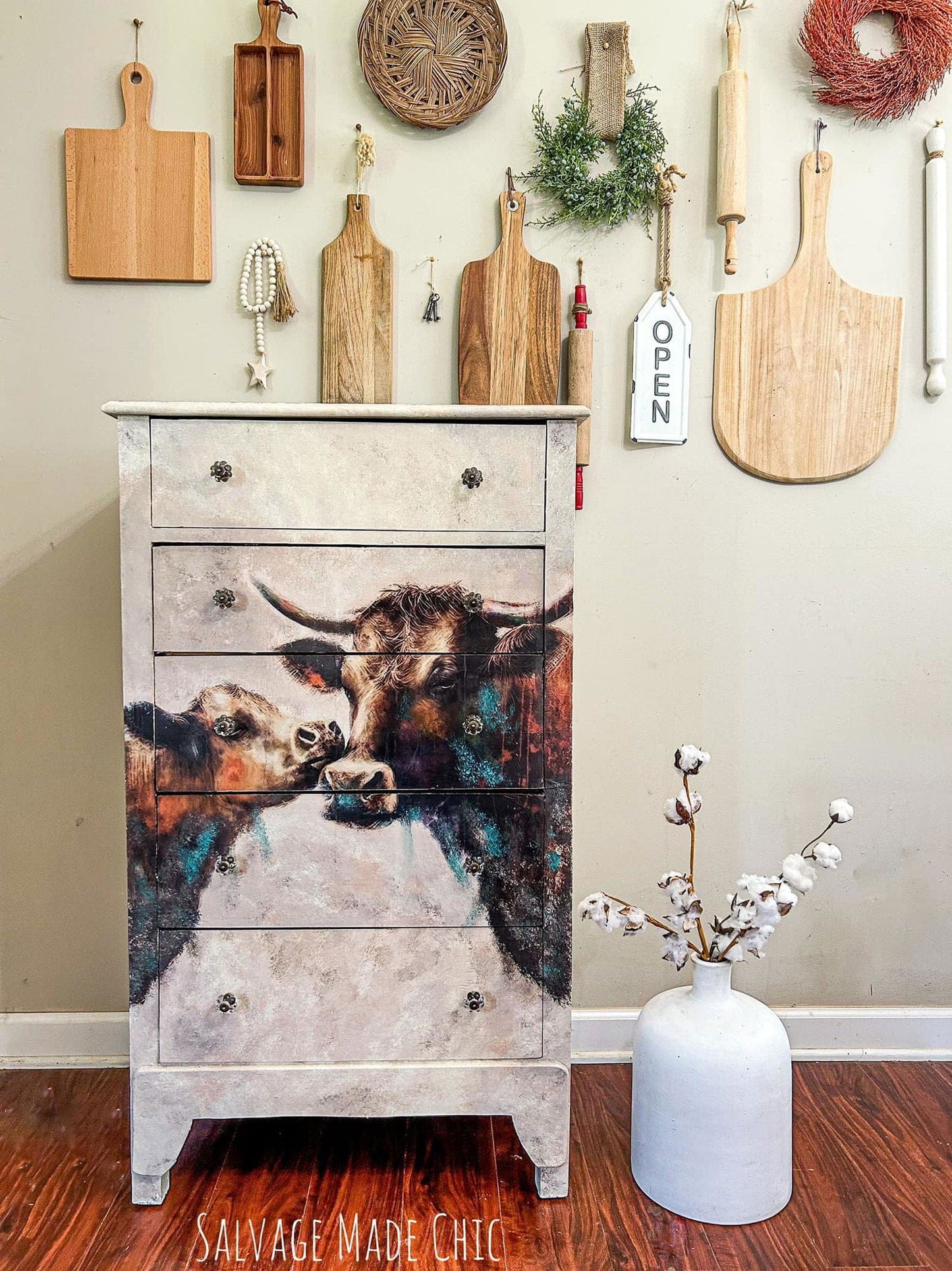 Mooving Moment | 18 lb Decoupage Tissue Paper | 21x29 in